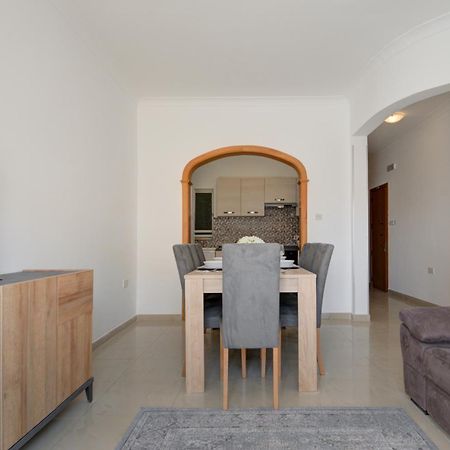 Few minutes off Sliema Promenade 3-bedroom apartment Buitenkant foto