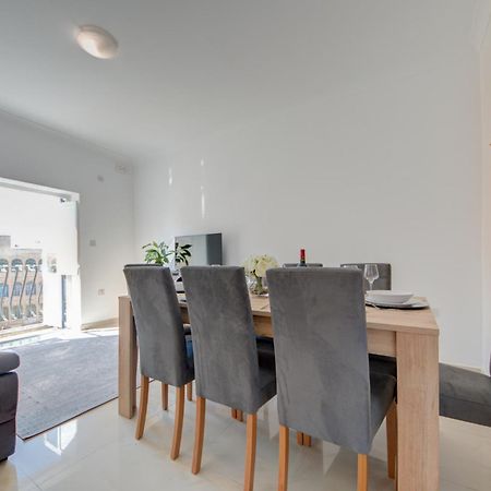 Few minutes off Sliema Promenade 3-bedroom apartment Buitenkant foto