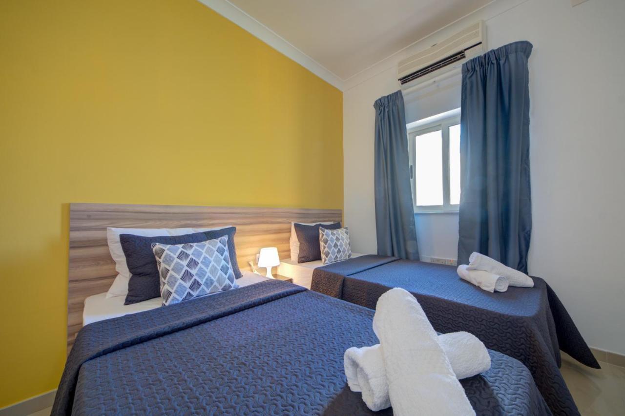 Few minutes off Sliema Promenade 3-bedroom apartment Buitenkant foto