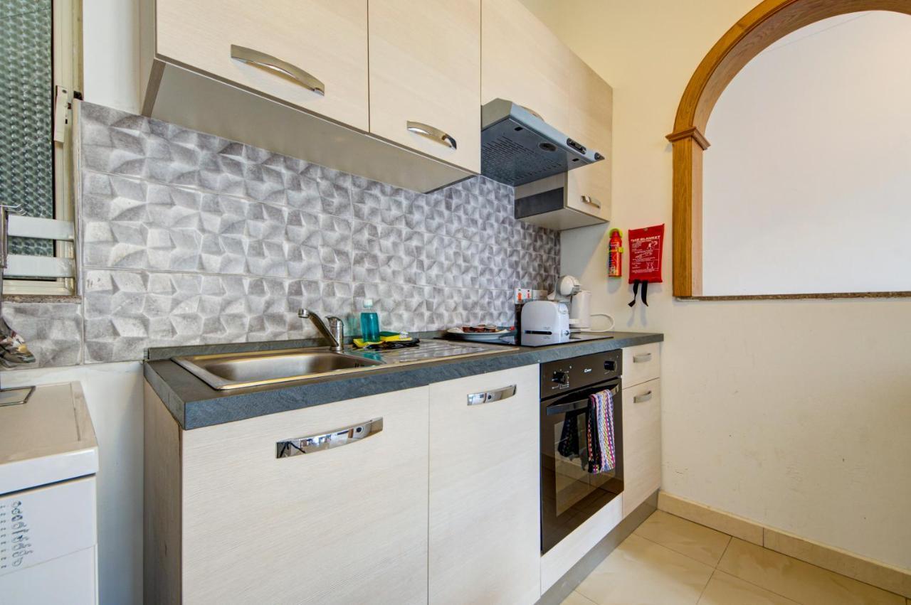 Few minutes off Sliema Promenade 3-bedroom apartment Buitenkant foto