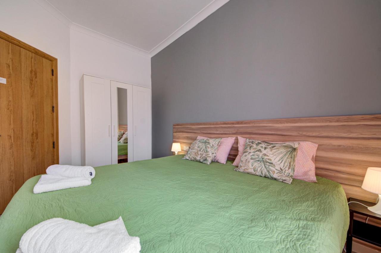 Few minutes off Sliema Promenade 3-bedroom apartment Buitenkant foto