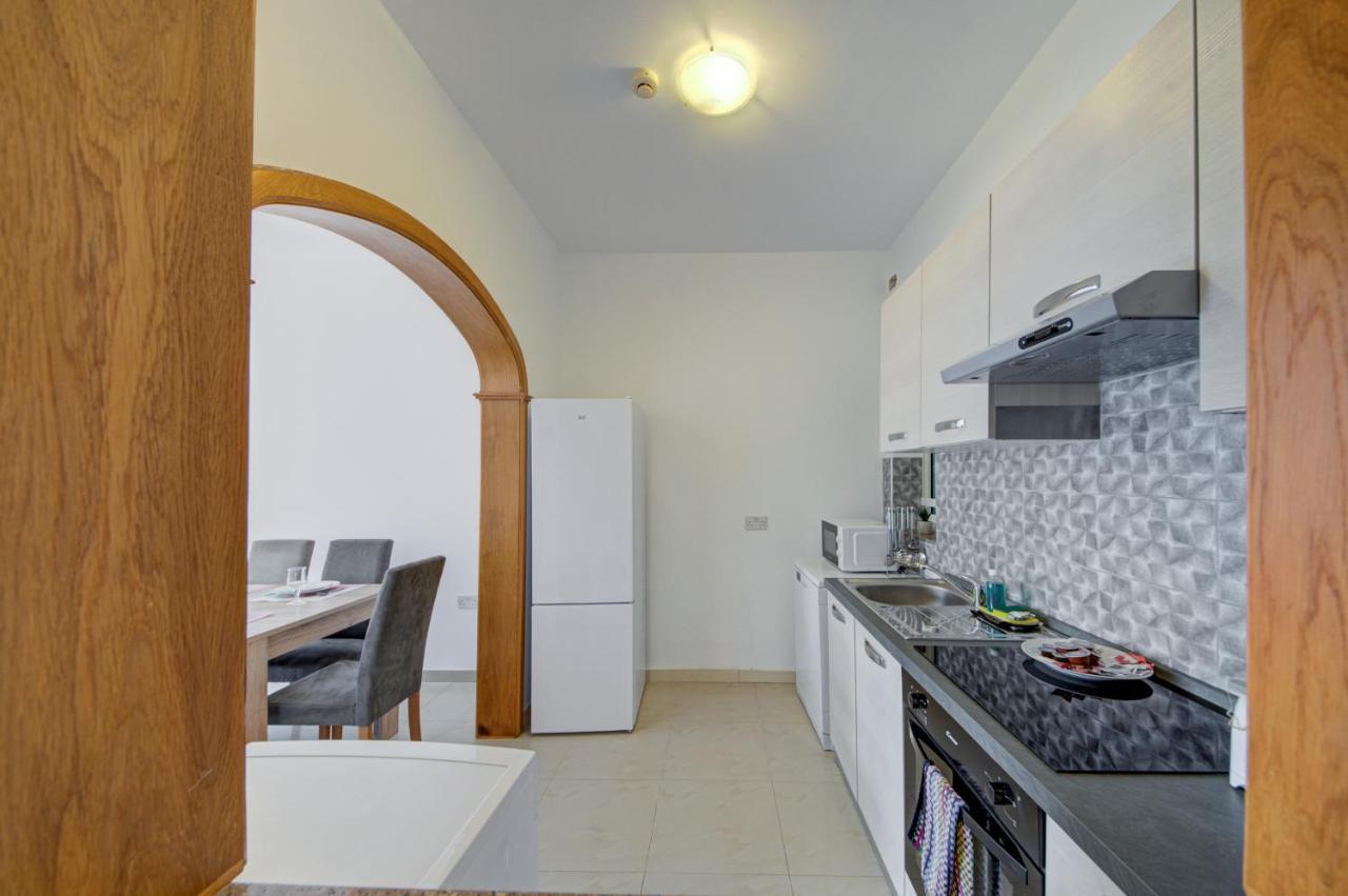 Few minutes off Sliema Promenade 3-bedroom apartment Buitenkant foto