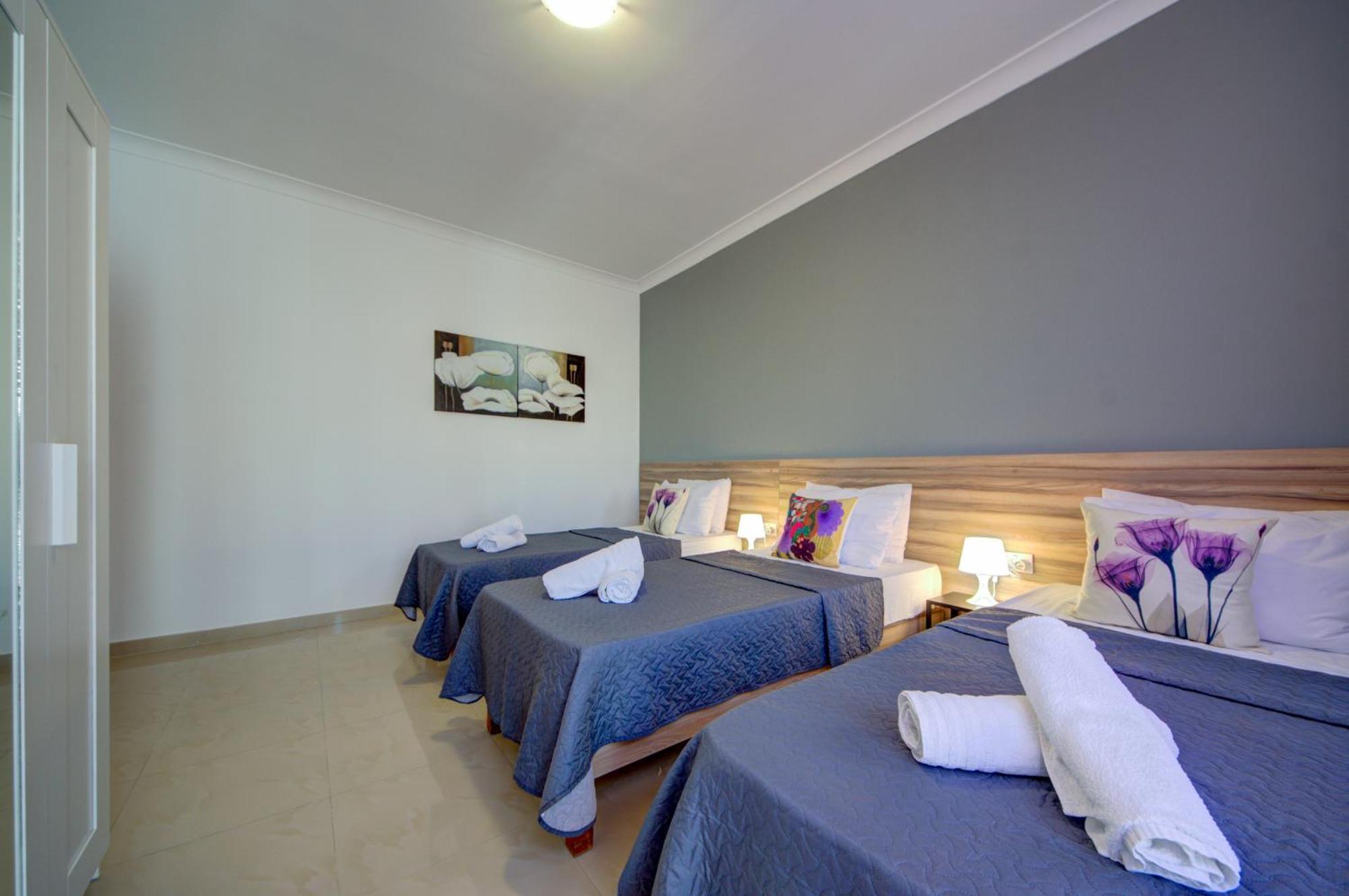 Few minutes off Sliema Promenade 3-bedroom apartment Buitenkant foto